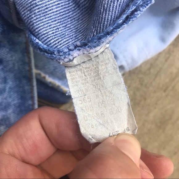 Vintage Levi’s Blue Jeans - Picture 6 of 7
